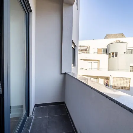 Joao Da Ponte - T1 Altice Forum Braga By House And People شقة *